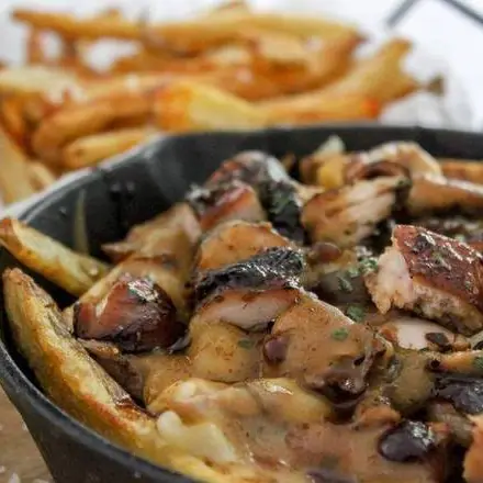 Jerk Chicken Poutine, Tropical Paradise